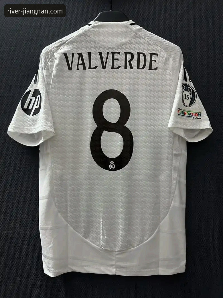 江南体育下载安装 揭秘巴尔韦德戴帽之夜:皇马战术完胜背后的数据真相